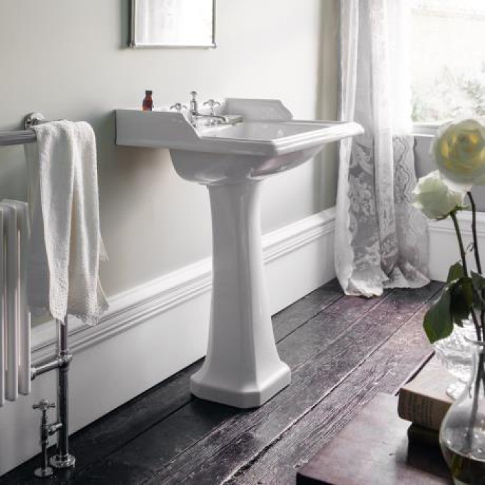 Burlington-Classic-65cm-1TH-Basin-with-Classic-Pedestal-d1_460.jpg