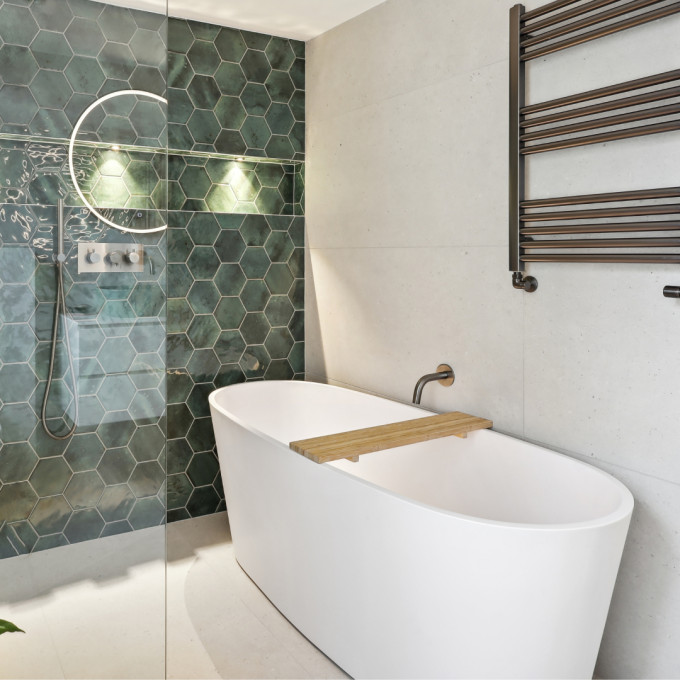StoneKAST Petite Freestanding Bath 1570 x 670mm Matt White (Waste Included)