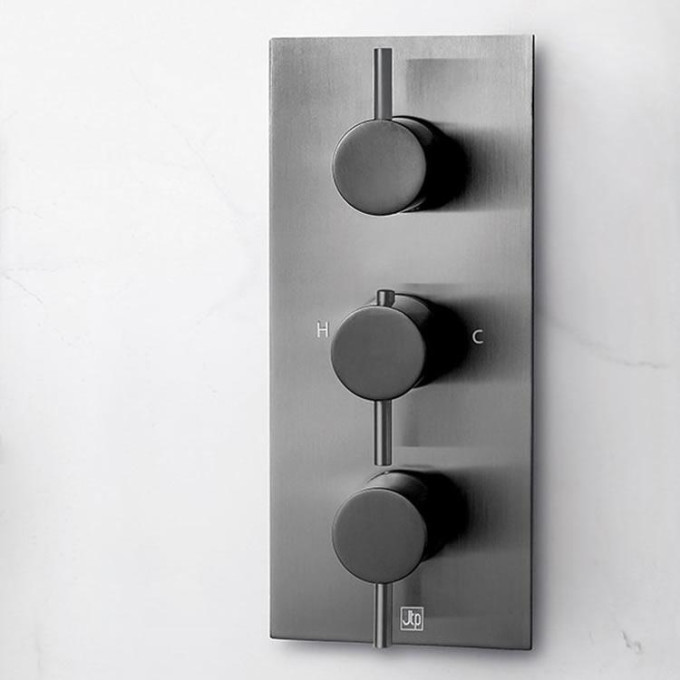 vos_brushed_black_triple_valve_1