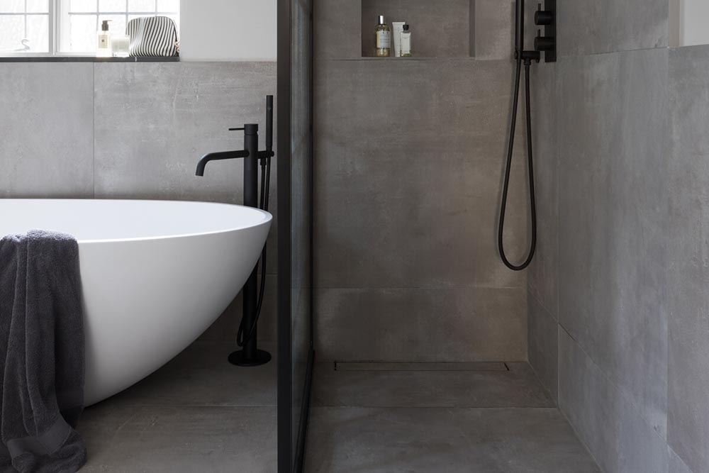 Dark Monochrome Bathroom in Chelsea