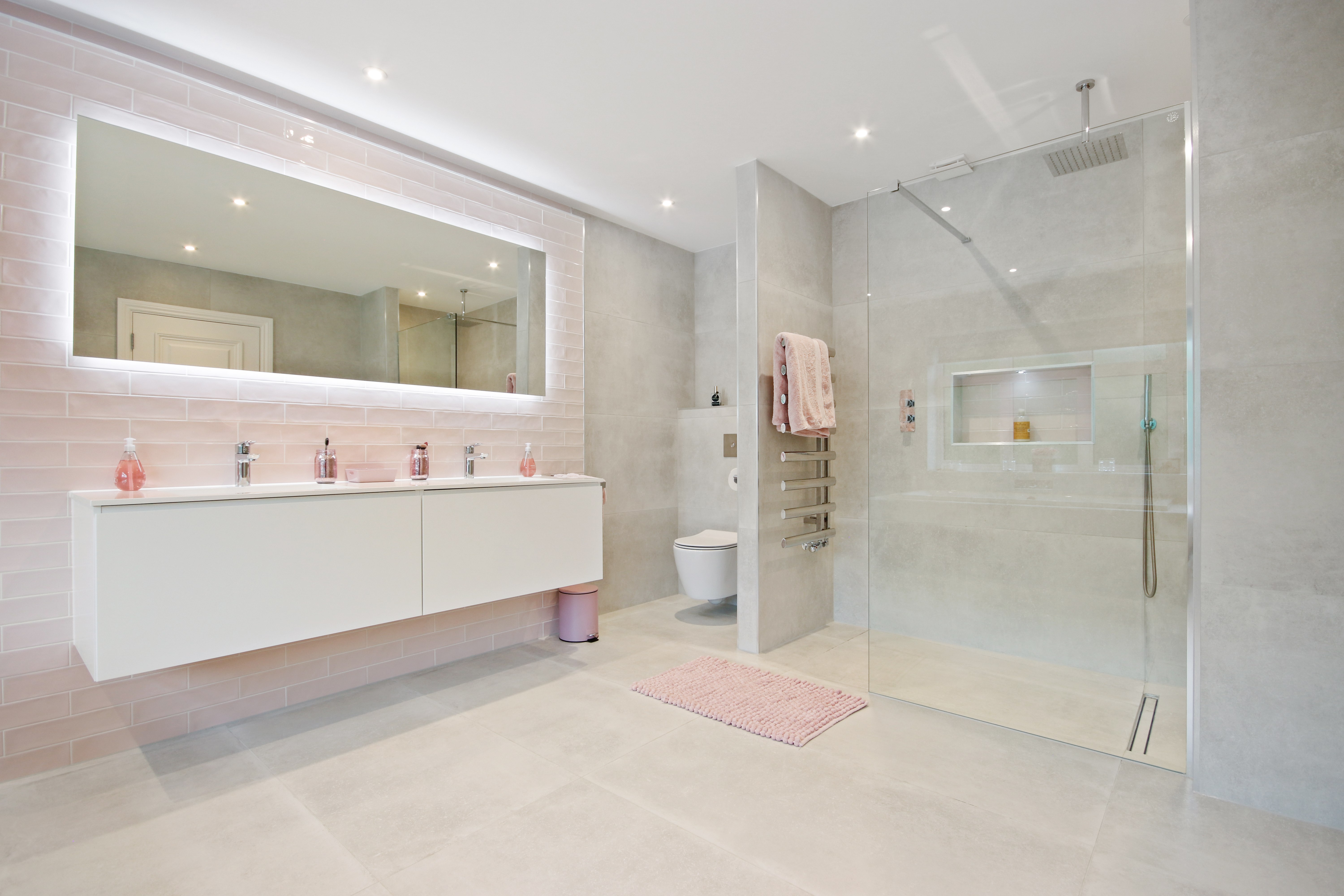 Luxurious Bathroom Suites in Loughton, Essex