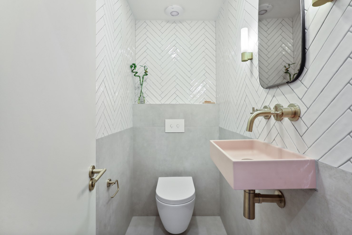 Serene Bathroom Suite in Richmond