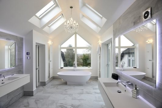 Blog How To Choose Your Ideal Bathroom Layout It S All In The Planning - Bathroom Layout With Freestanding Bath