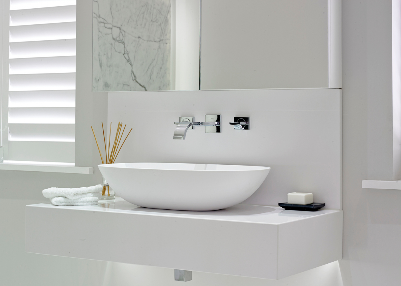  12 Useful Bathroom Cleaning & Styling Tips Before Your Guests Arrive