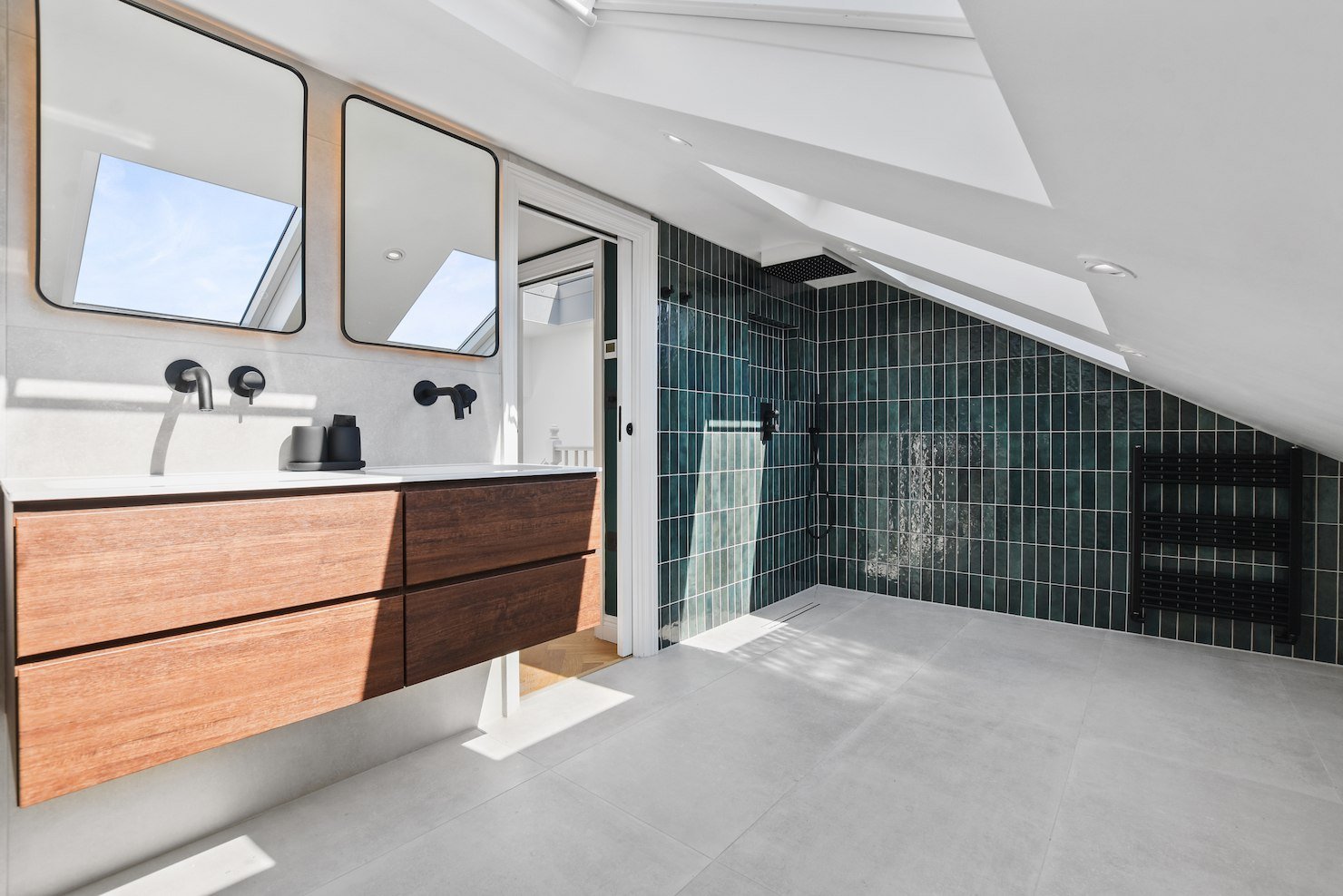 Stylish Loft En Suite Design in London W5