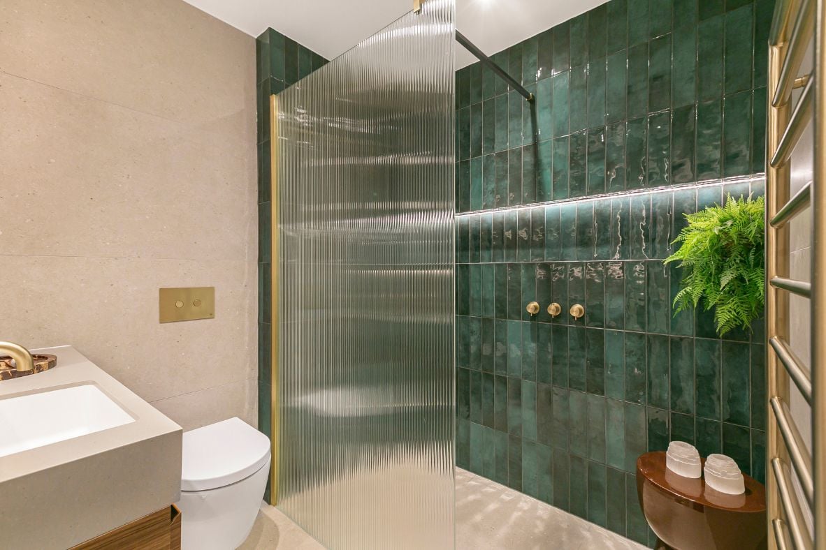 Bold Shower Room in a Compact Space