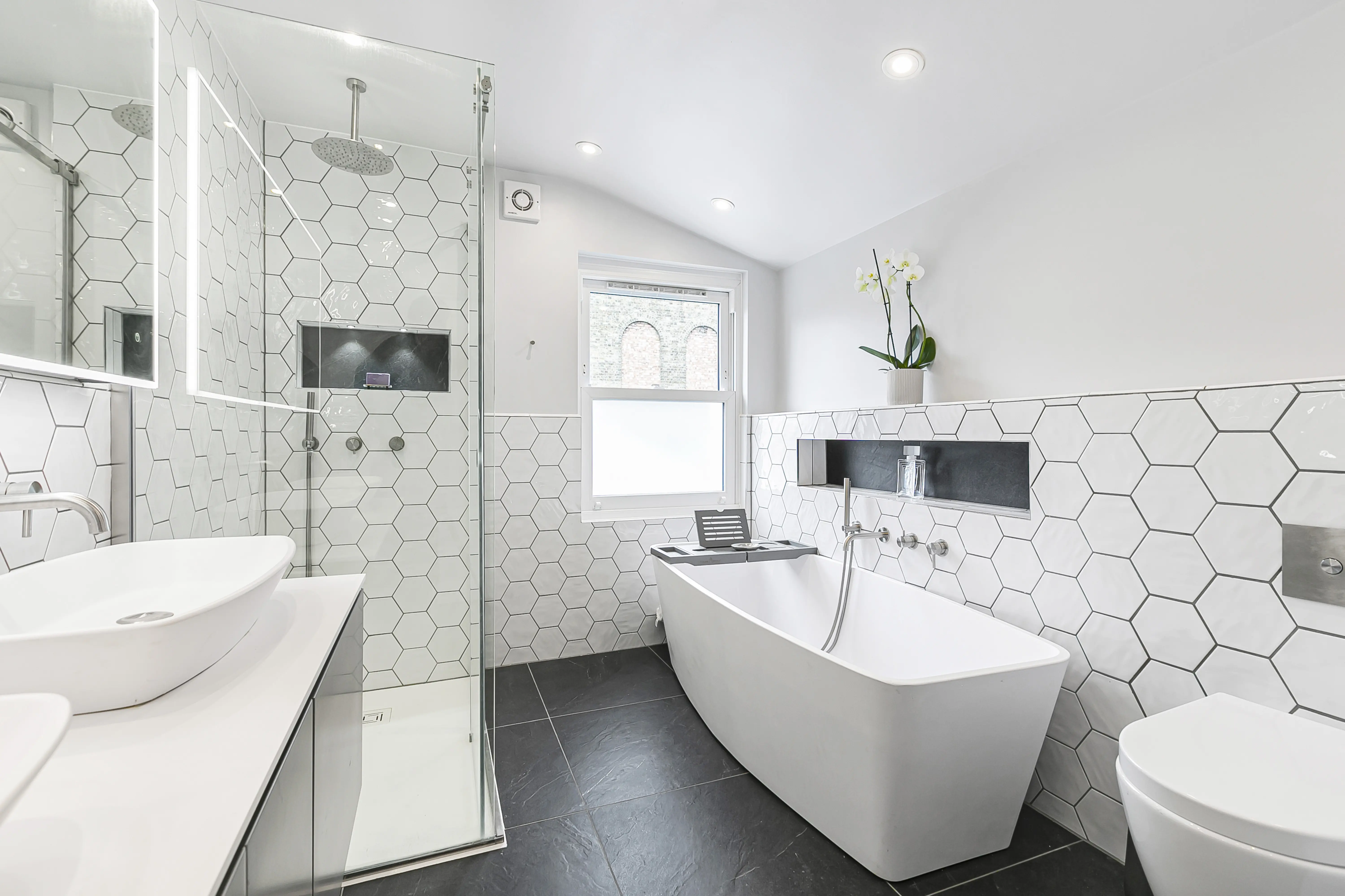 Monochrome serenity in Chiswick