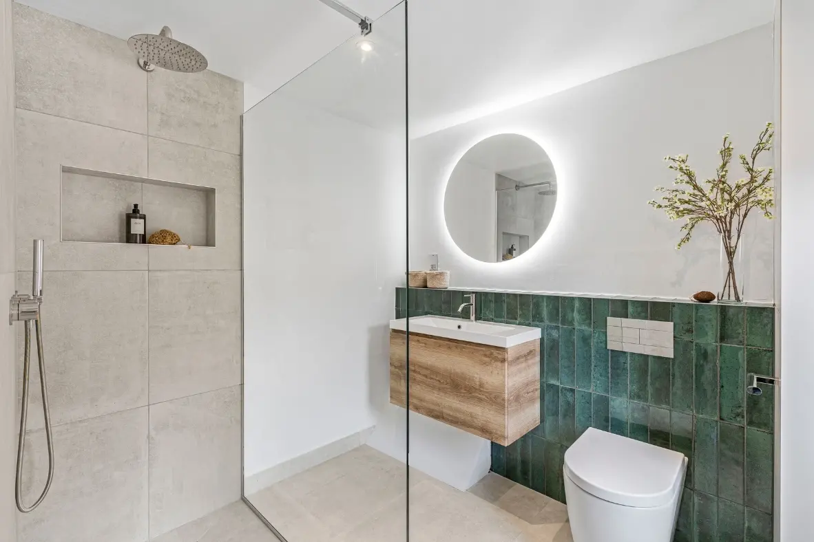 Forest and Stone Escape Ensuite