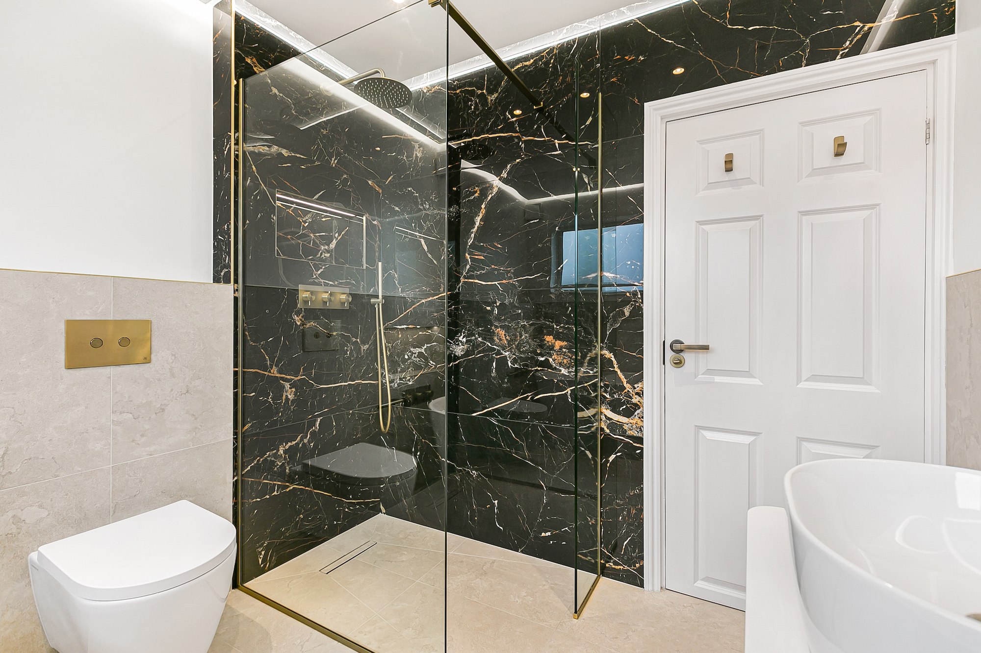 High-End Family Bathroom in Morden