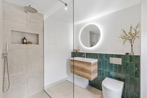 360° View - Forest and Stone Escape Ensuite