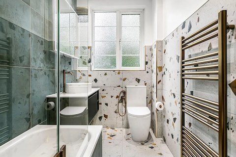 360° View - Compact Bathroom with Bold Personality